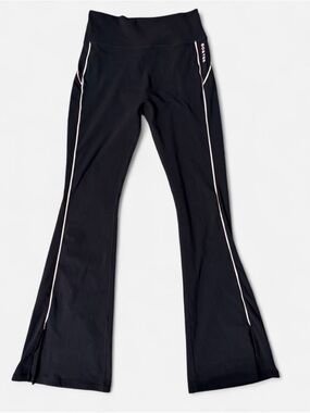 BO+TEE Black Flared Leggings White Piping Pink Logo Size M